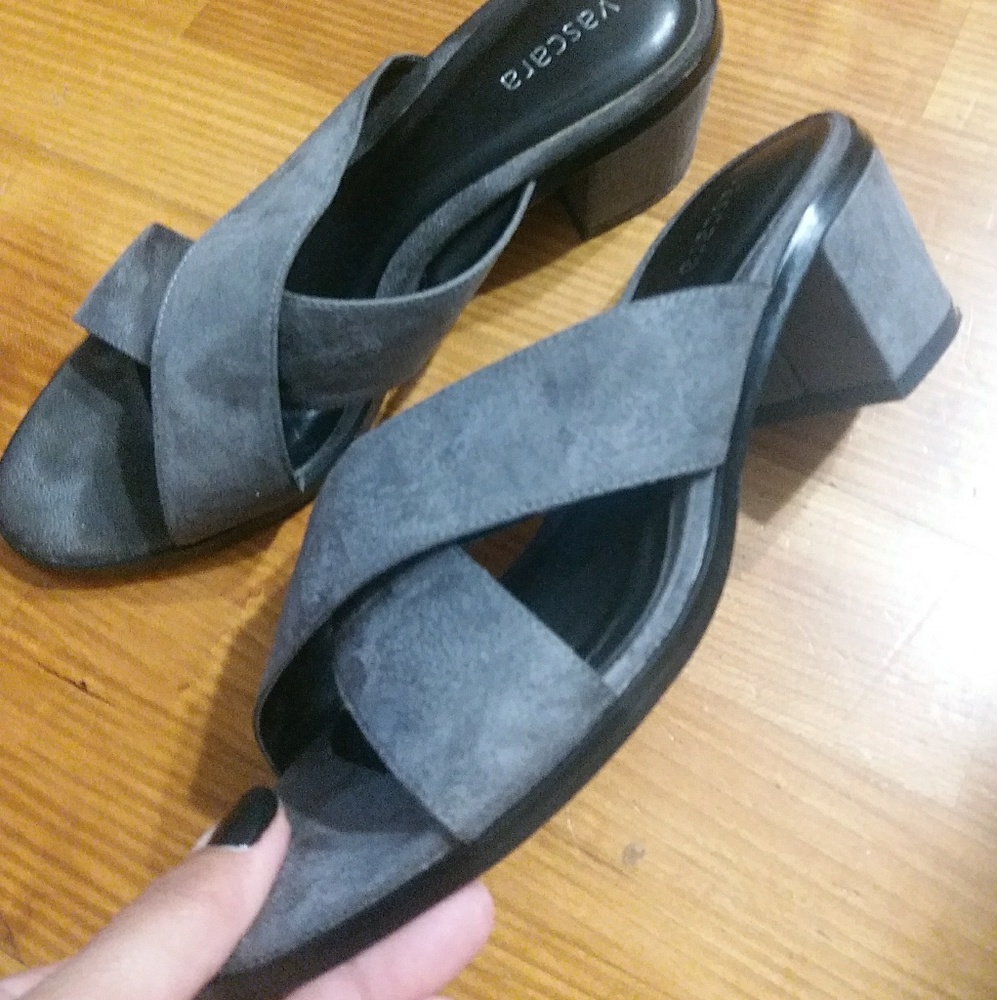 Heels - Picture 2 of 3